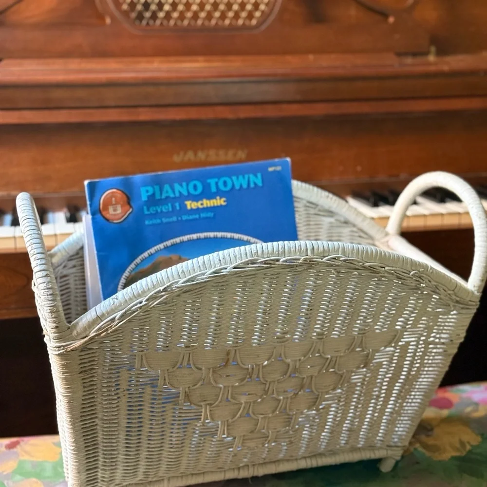 Cottagecore Vintage Wicker Magazine Rack